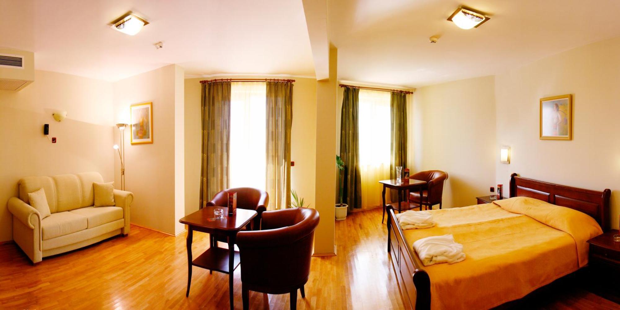 Meridian Hotel Bolyarski Veliko Tarnovo Exterior photo