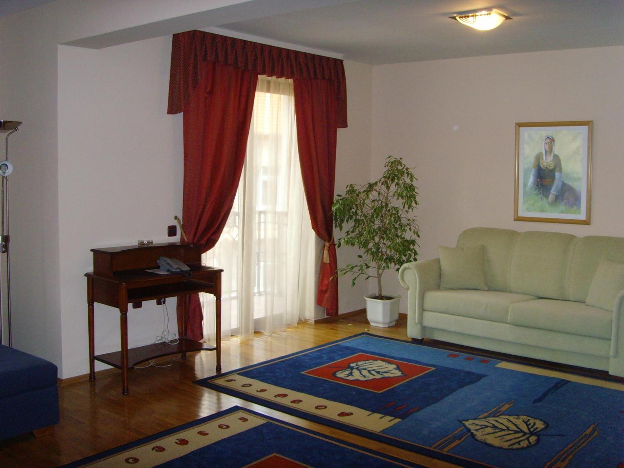 Meridian Hotel Bolyarski Veliko Tarnovo Exterior photo